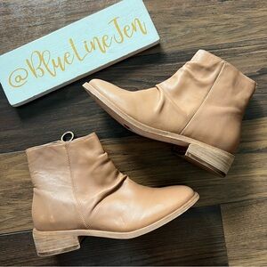 Beek Quail Scrunched Booties NWOT